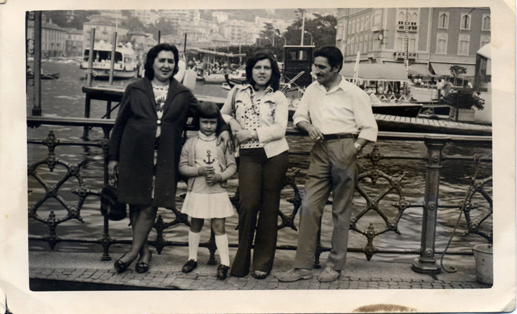 Alda Merini a Como con la famiglia nelgi anni Settanta